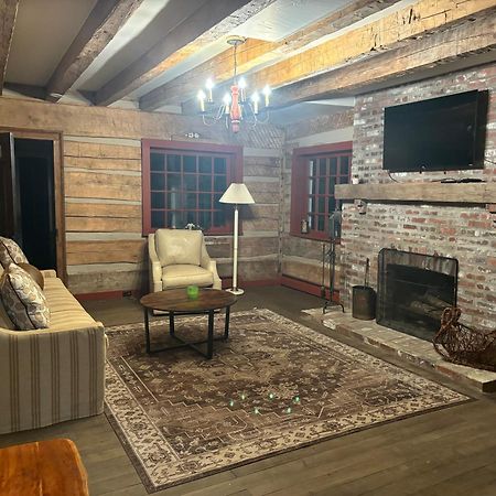 Farmhouse Cabin アシュランド エクステリア 写真